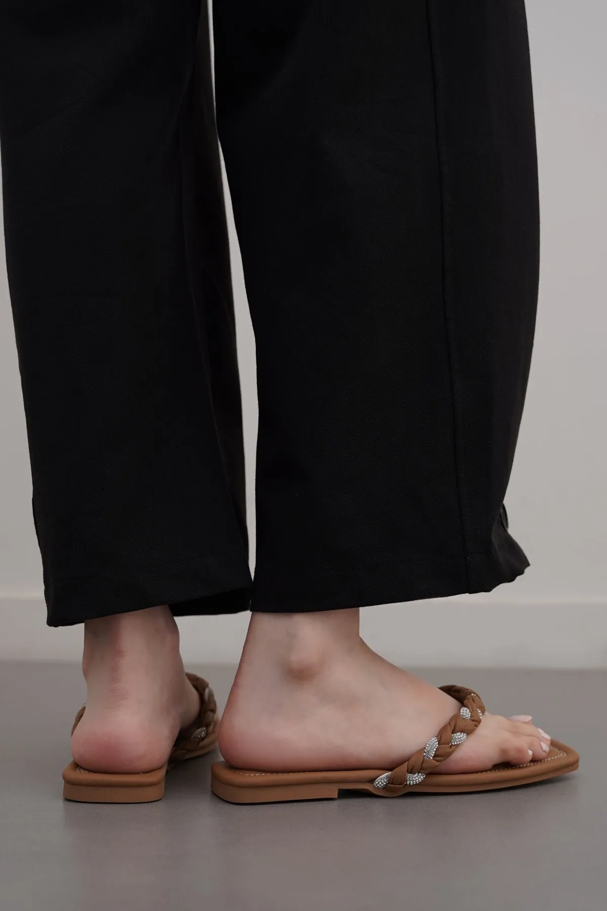 BRAIDED FLIP FLOPS