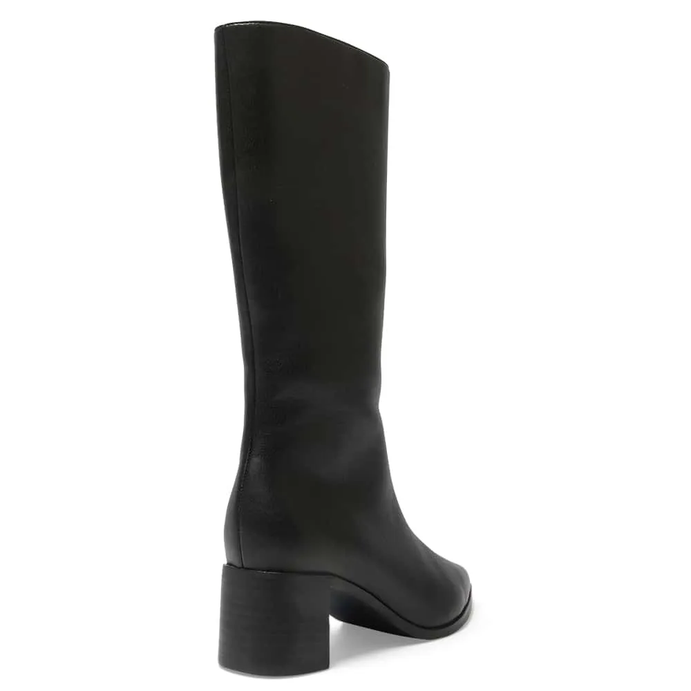 Everest Boot in Black Smooth