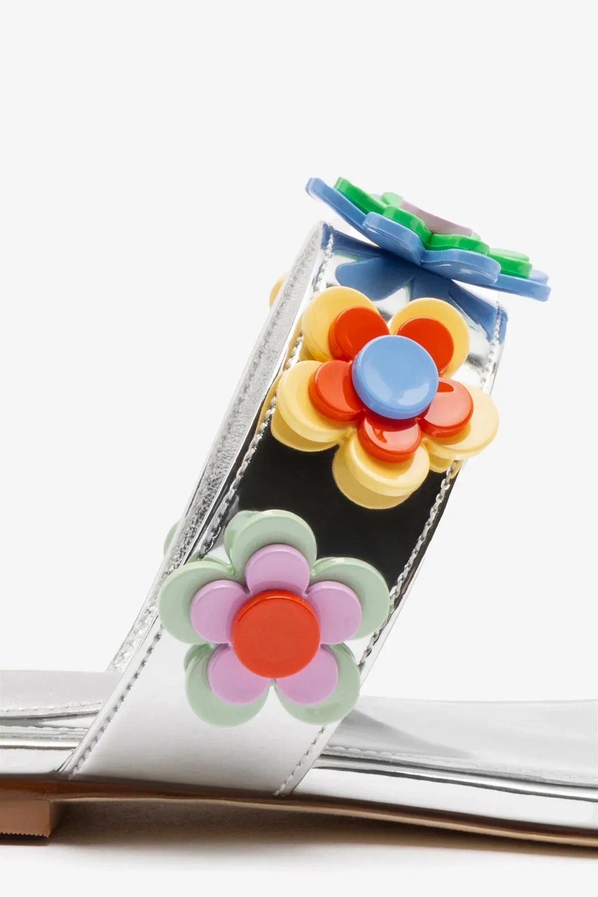 Larroud x Gabriela Noelle: Blossom Flat Sandal In Silver Specchio and Multicolor Acrylic