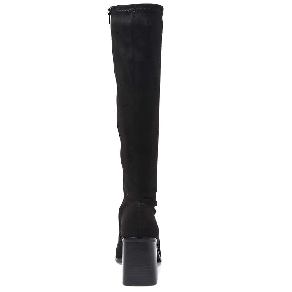 Macbeth Boot in Black Suede Look