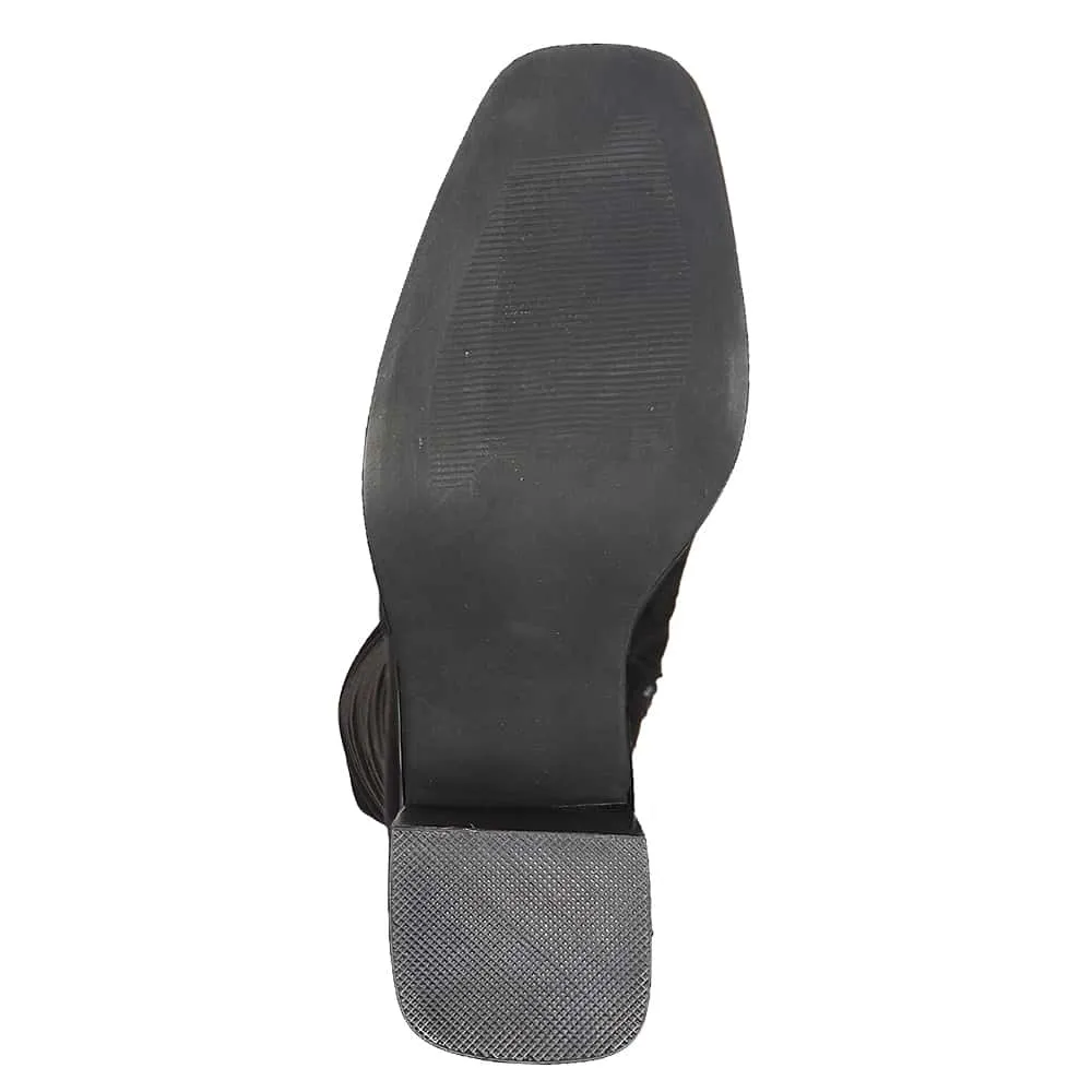 Macbeth Boot in Black Suede Look