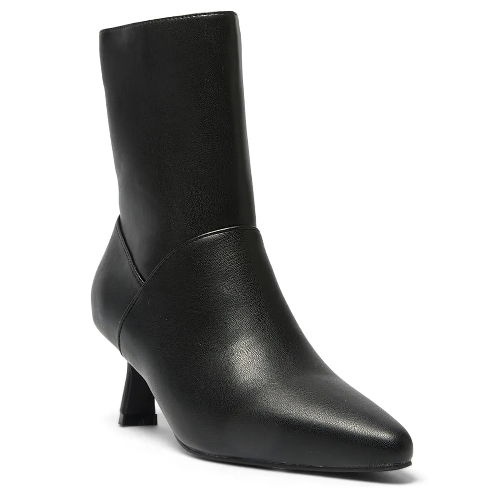 Paloma Boot in Black Smooth