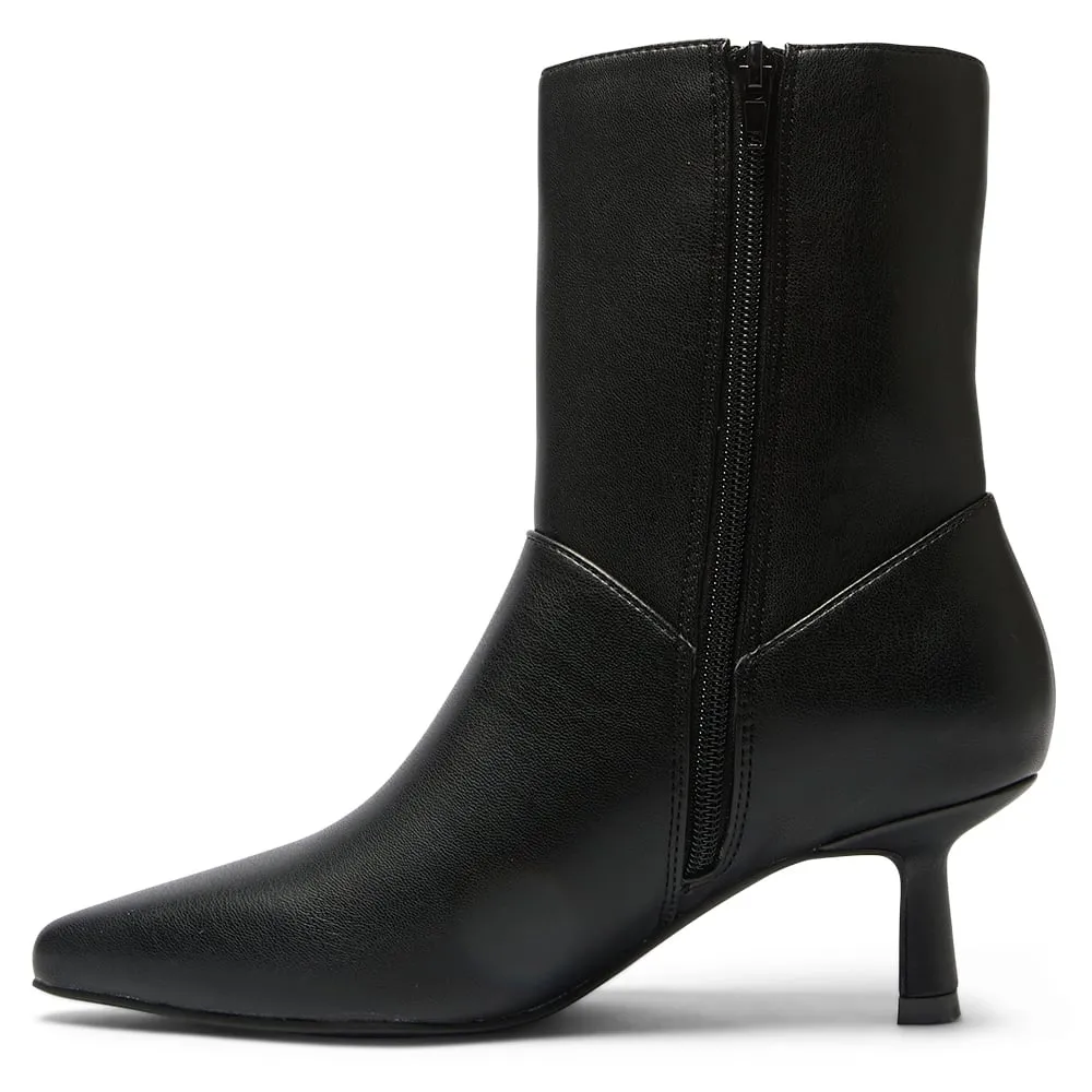 Paloma Boot in Black Smooth