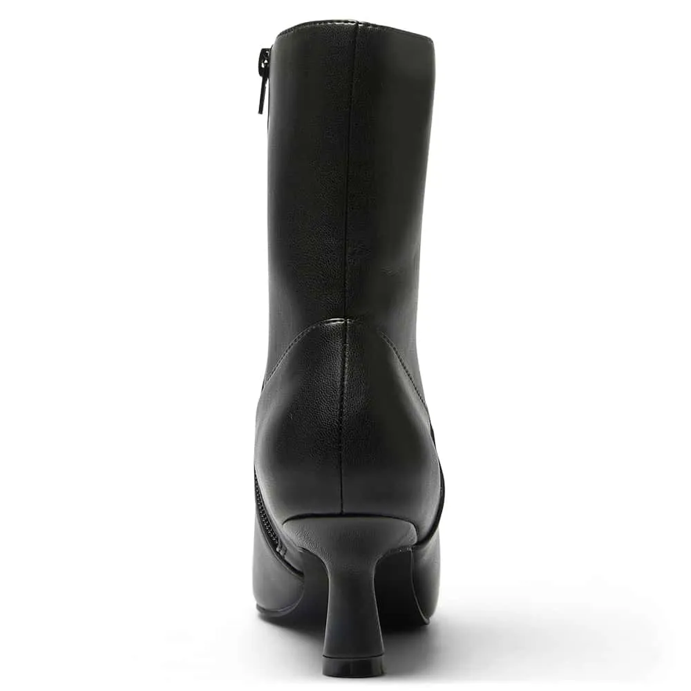 Paloma Boot in Black Smooth
