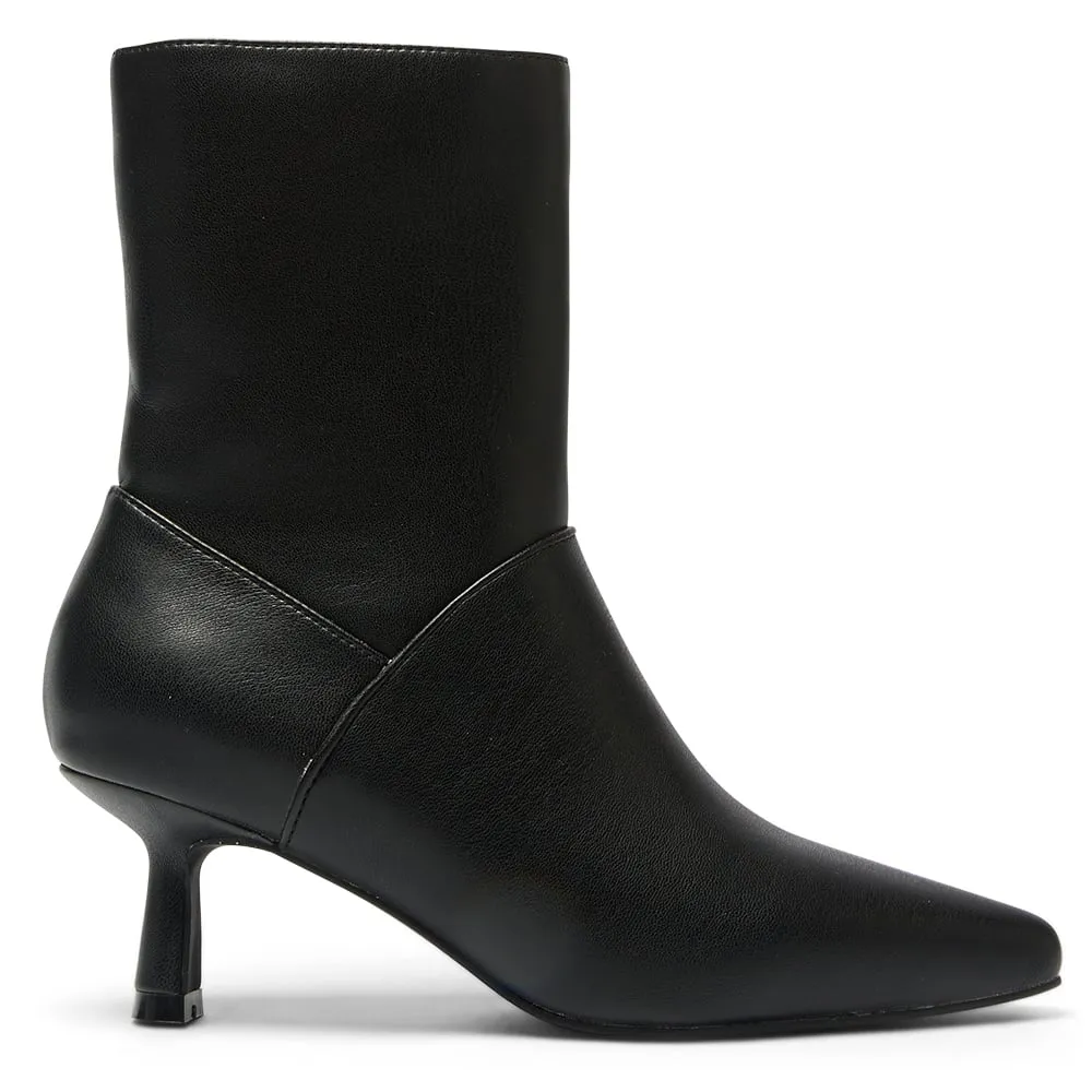 Paloma Boot in Black Smooth