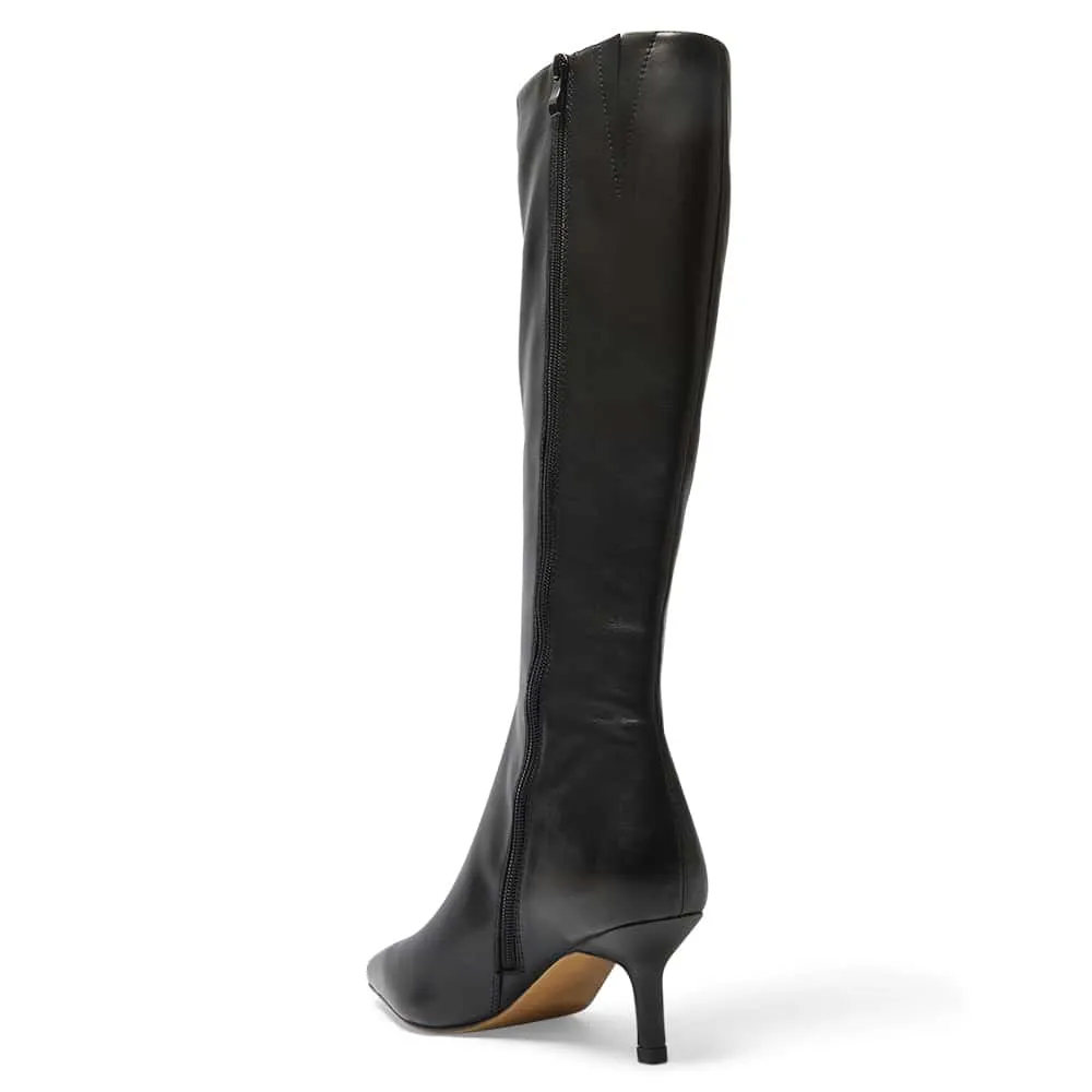Roulette Boot in Black Leather