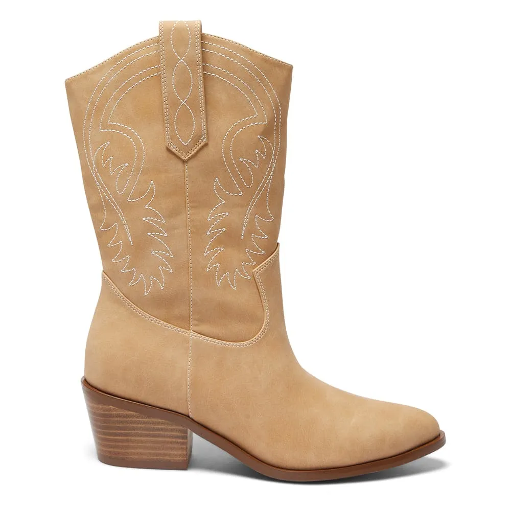 Saloon Boot in Camel Micro