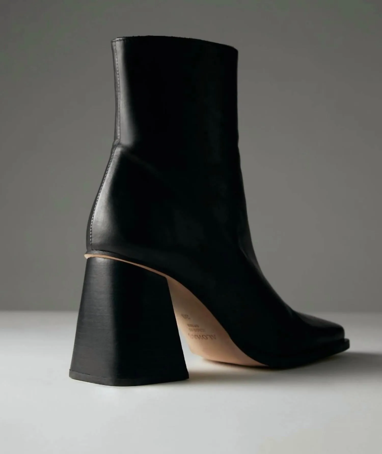 South Ankle Boots In Black