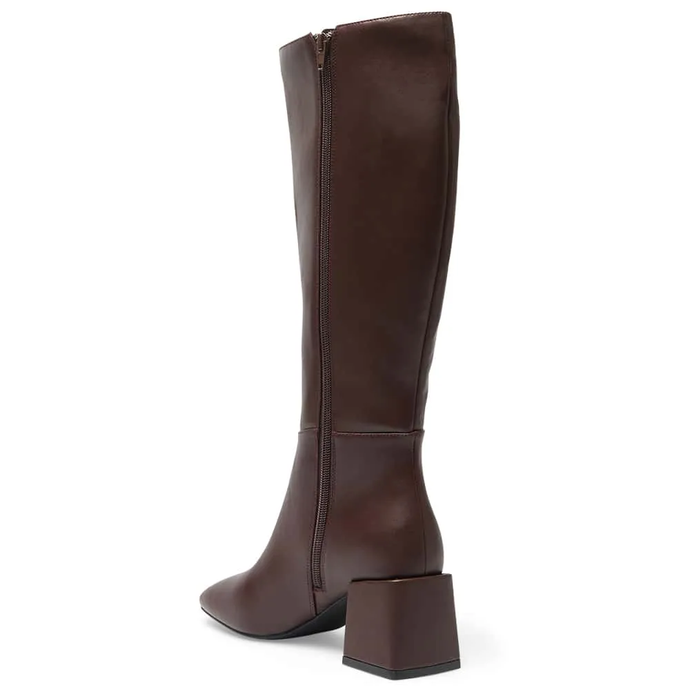 Tabby Boot in Wine Smooth