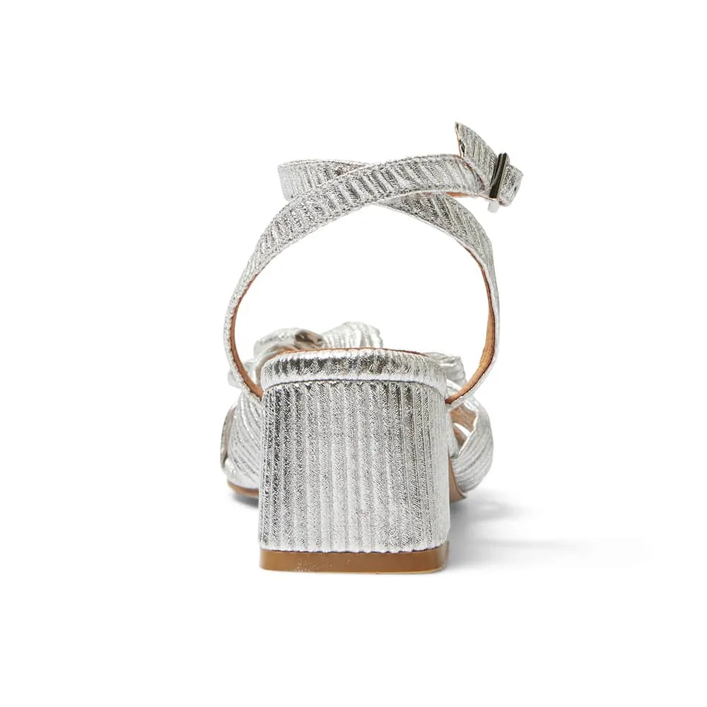 Tiara Heel in Silver Pleat