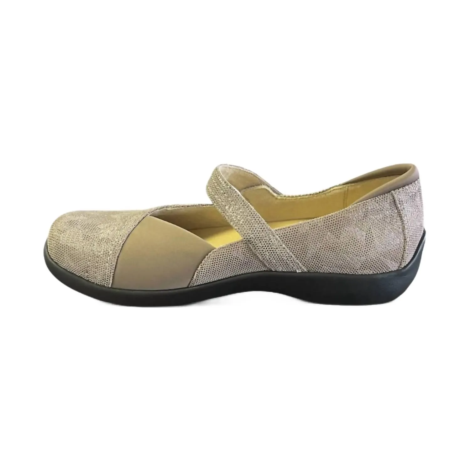 Women Timaru Sandal In Champagne Angle