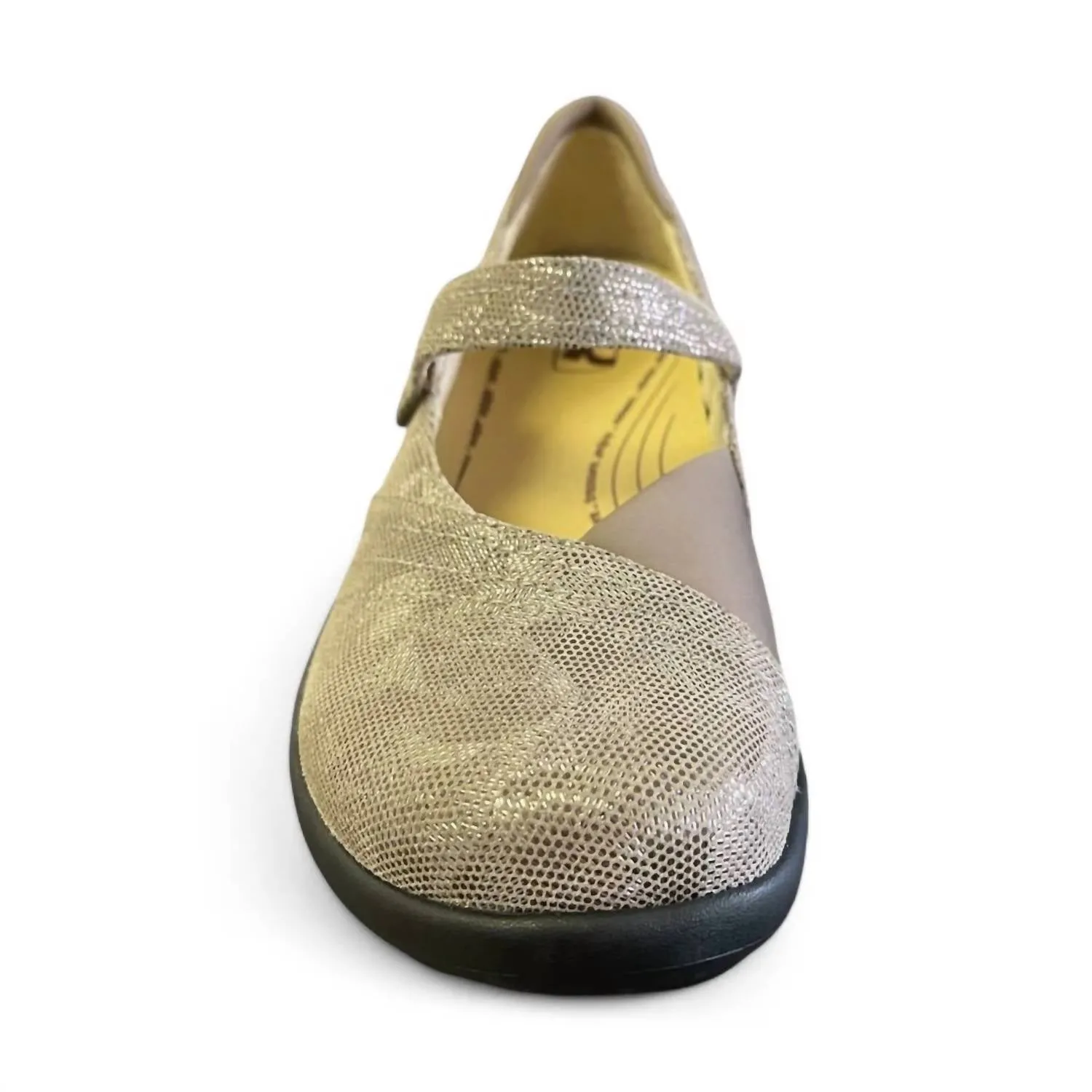 Women Timaru Sandal In Champagne Angle