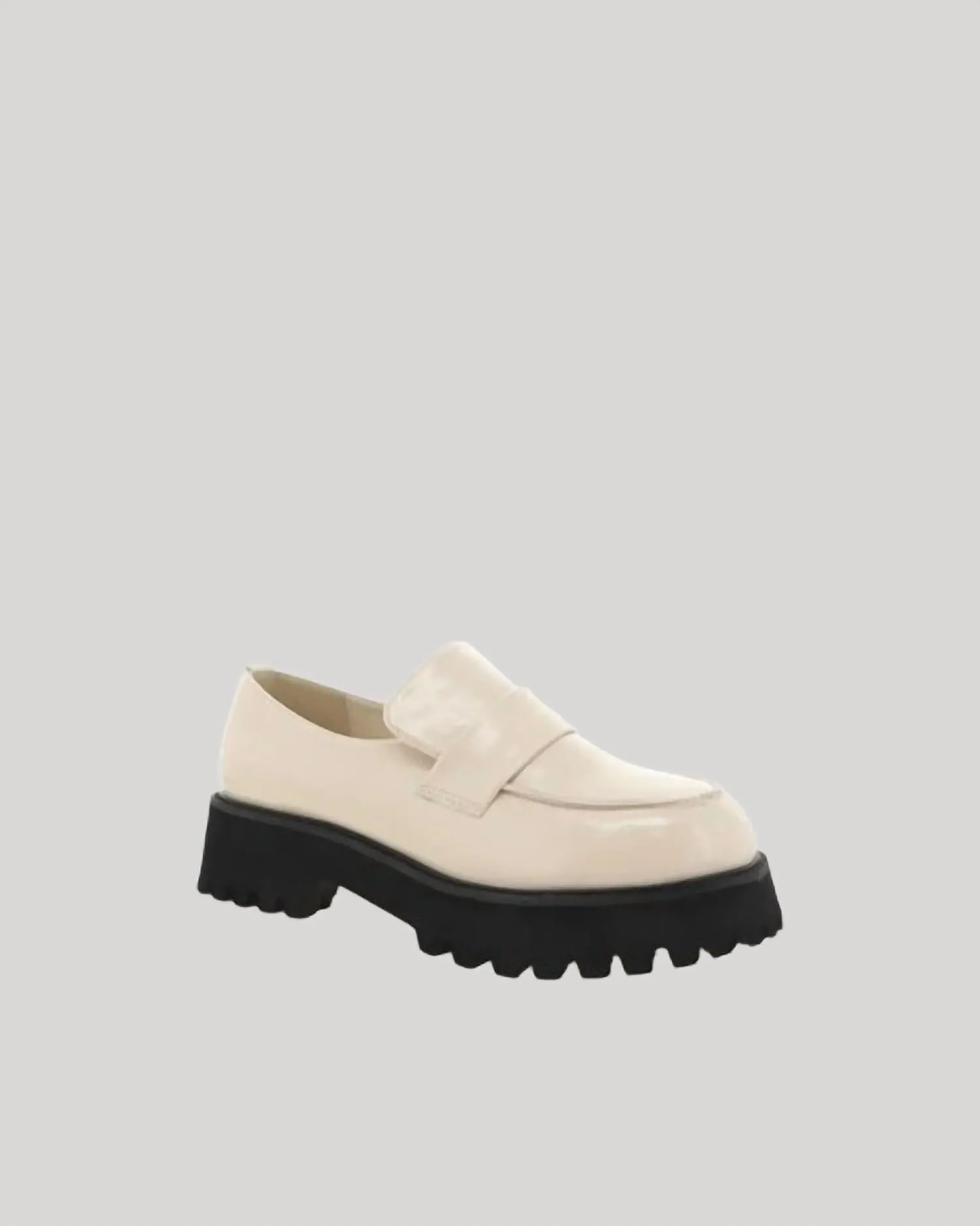 Women's Billini Cruz Loafer In Chalk Crinkle Patent