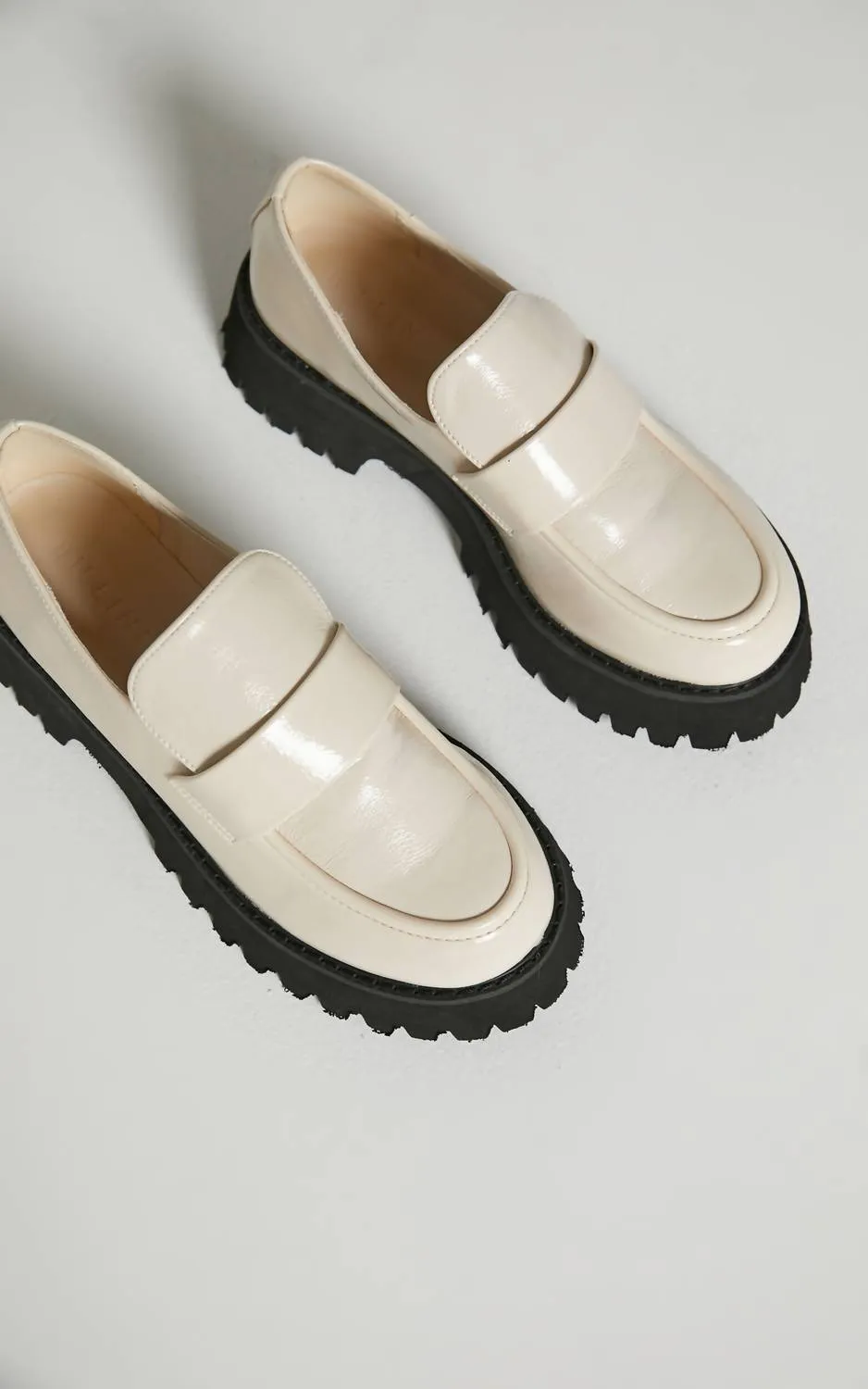 Women's Billini Cruz Loafer In Chalk Crinkle Patent