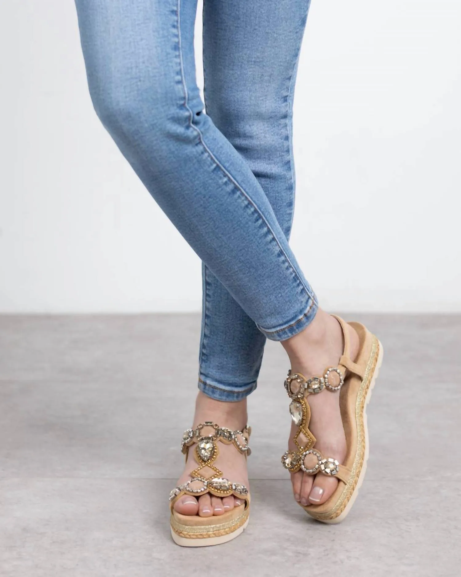 Women's Casual Sandals In Beige