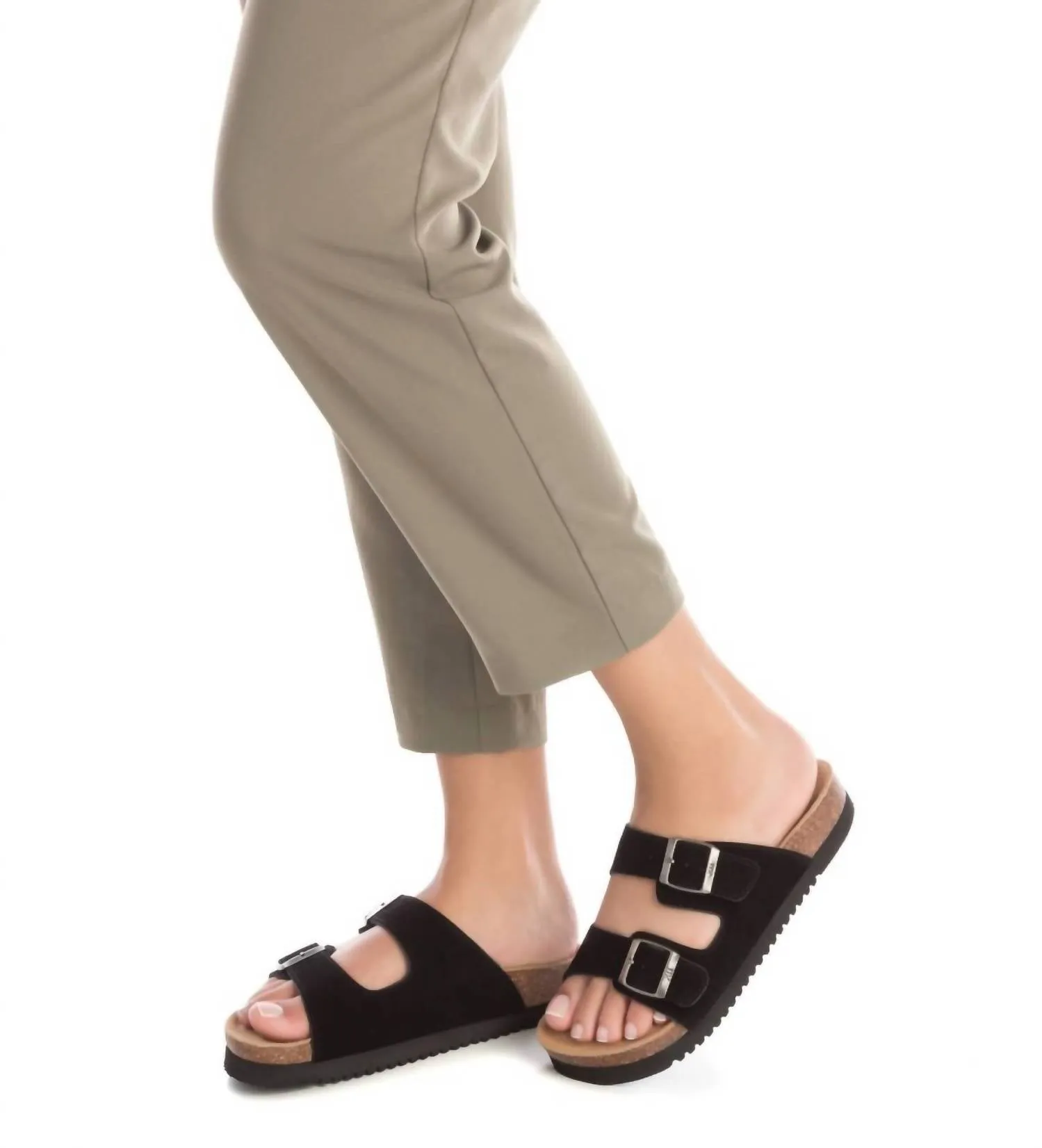 Women's Flat Sandals In Black
