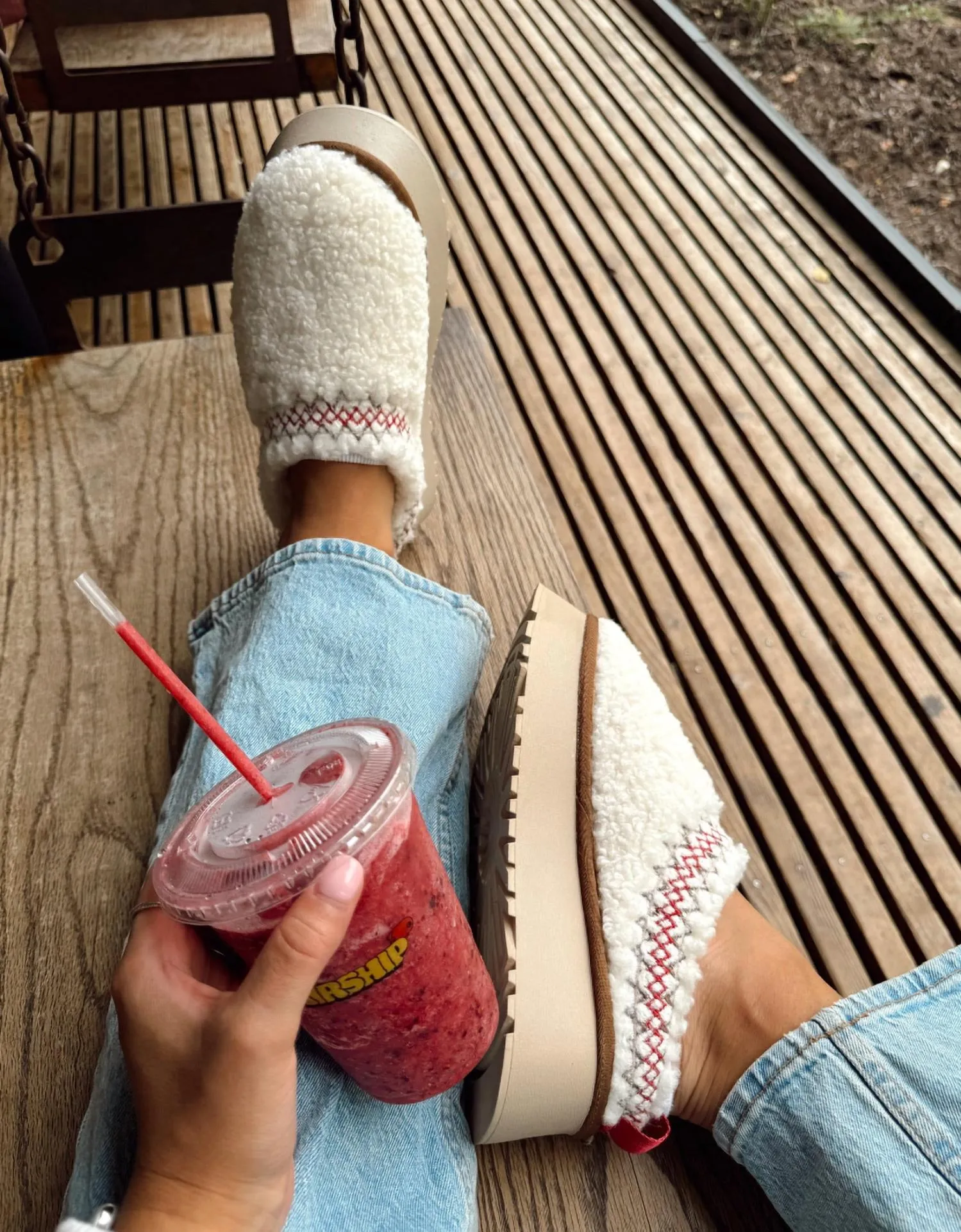 Women's Holiday Spice Sherpa Platform Slippers In Off White