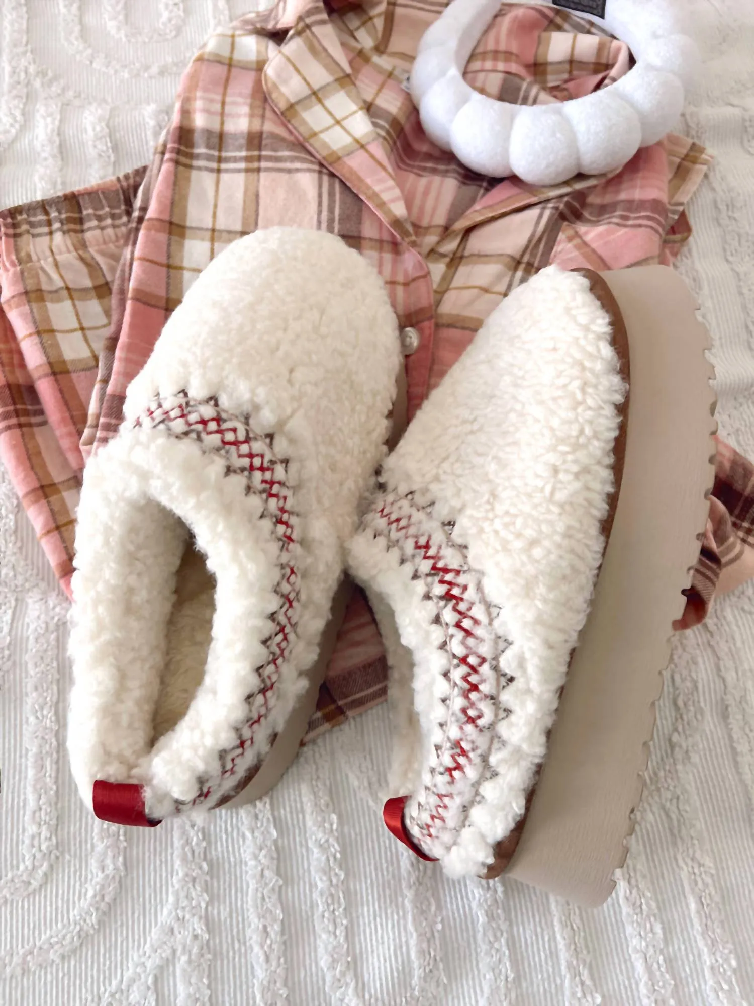 Women's Holiday Spice Sherpa Platform Slippers In Off White