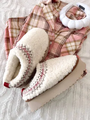 Women's Holiday Spice Sherpa Platform Slippers In Off White