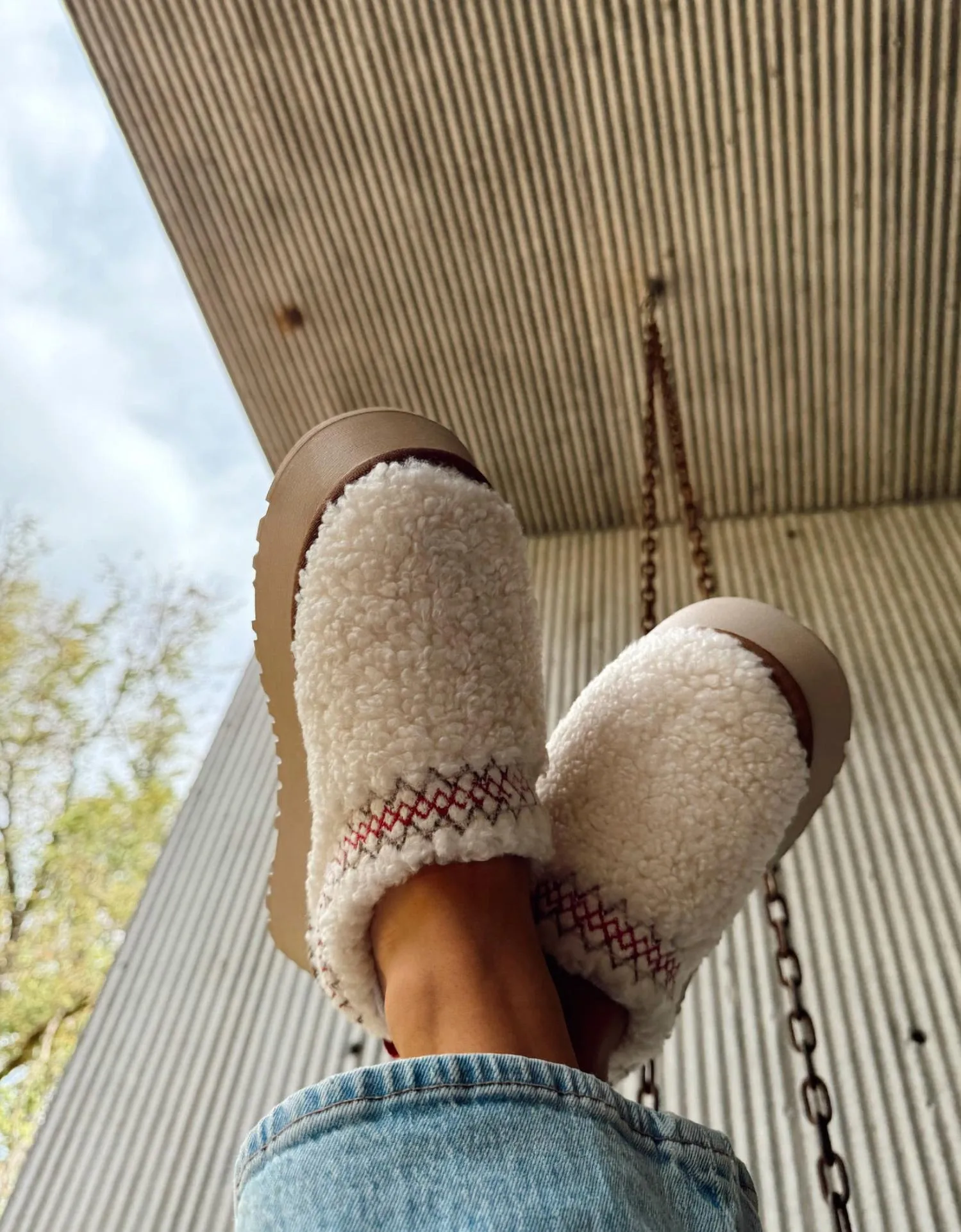 Women's Holiday Spice Sherpa Platform Slippers In Off White