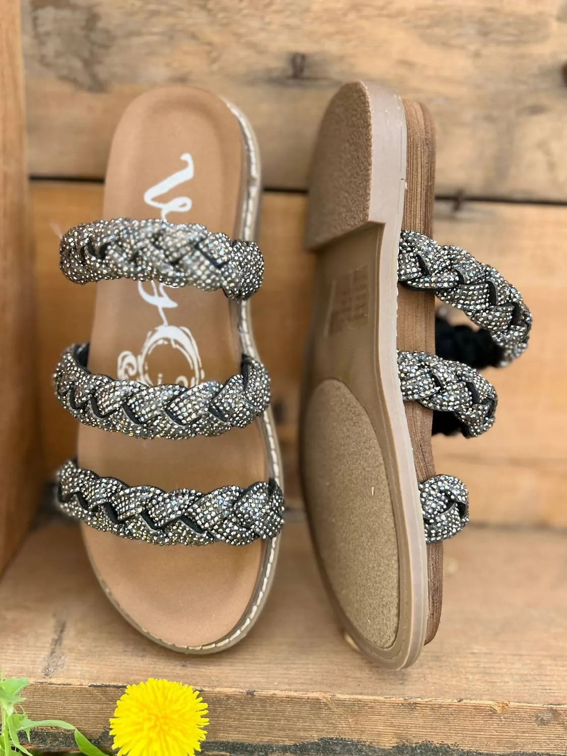 Women's Luxurious Braided Sandals In Silver-Black
