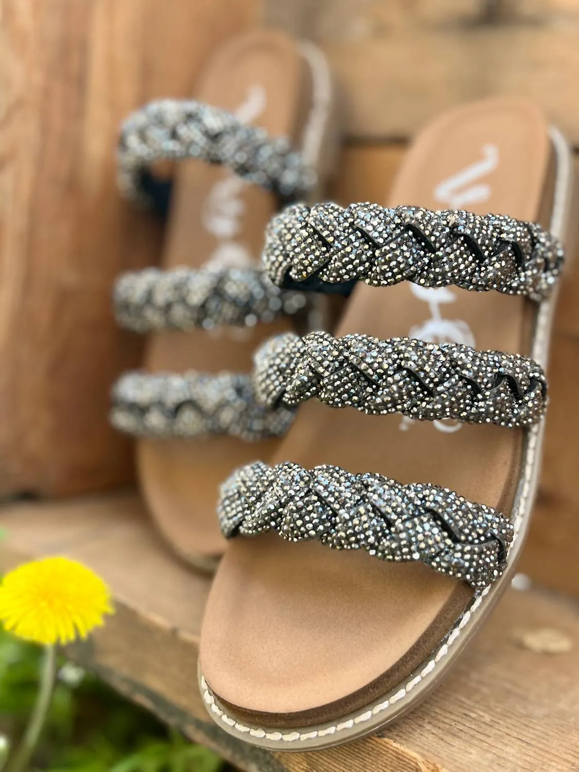 Women's Luxurious Braided Sandals In Silver-Black