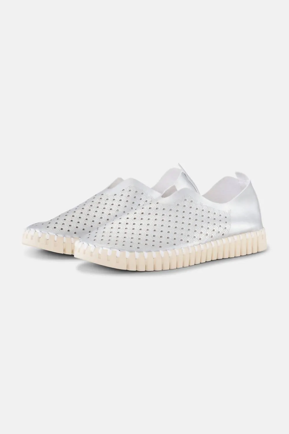 Women's Metallic Tulip Slip-On In Silver