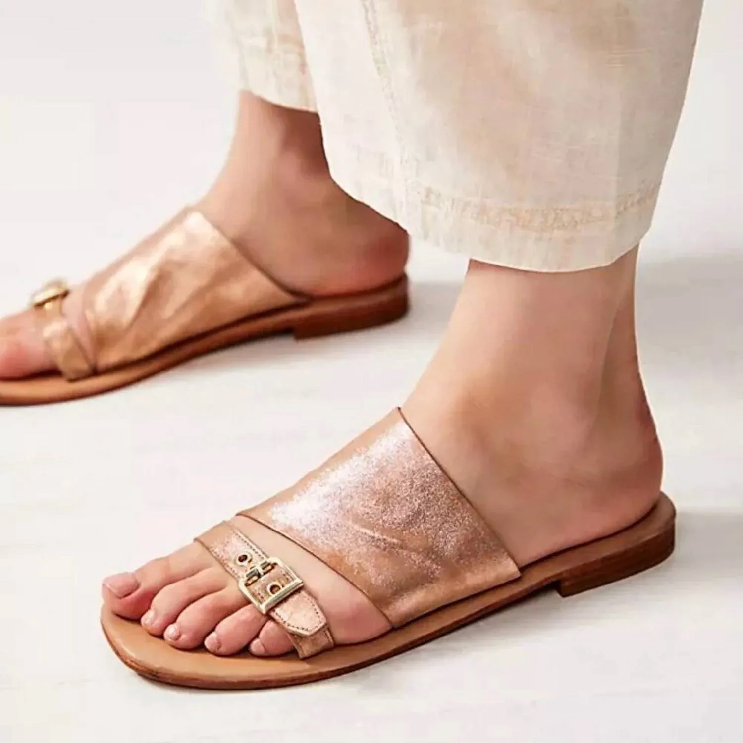 Women's Mila Flat Sandal In Rose Gold