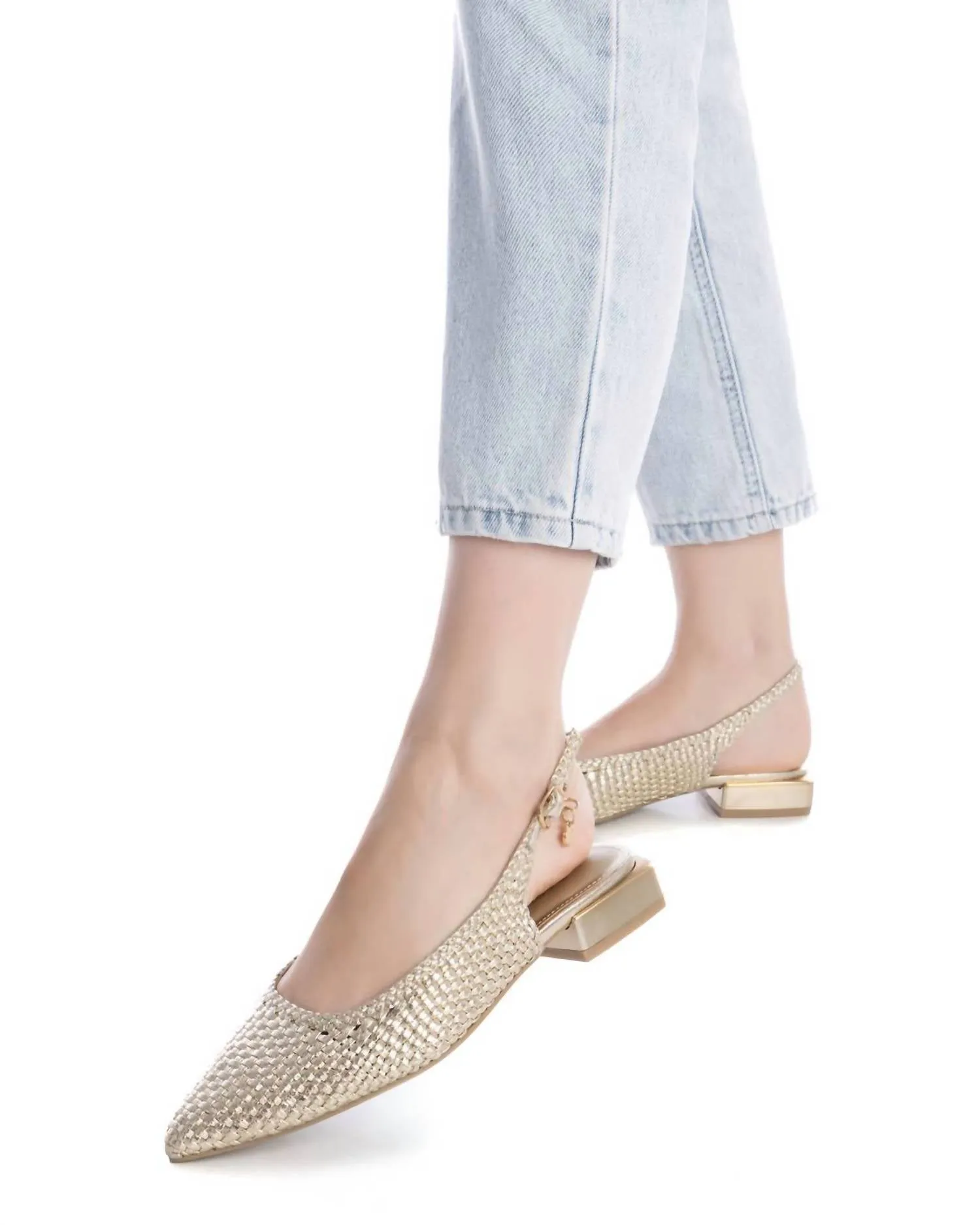 Women's Pointy Toe Flat Shoes In Gold