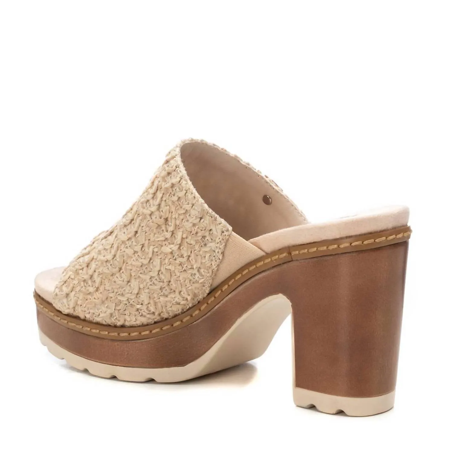 Women's Sandals In Beige