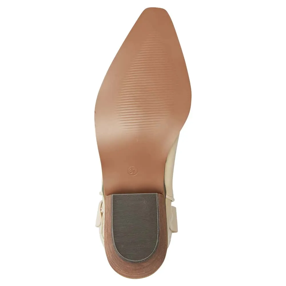 Wyoming Boot in Nude